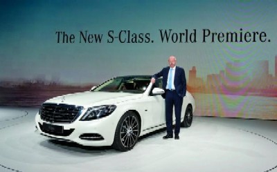 Zetsche uses windfall gain to buy Daimler stock worth €1.15 million